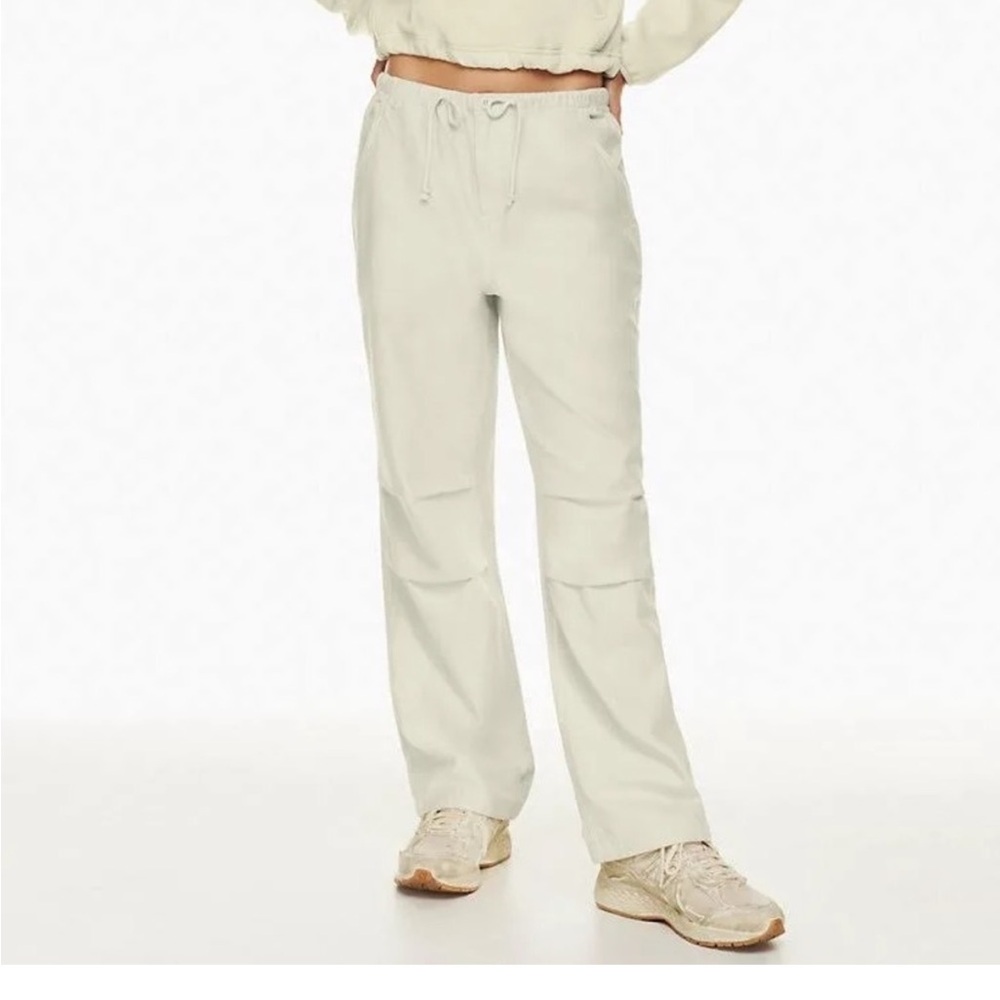 Aritzia TNA Cream Cargo Pants